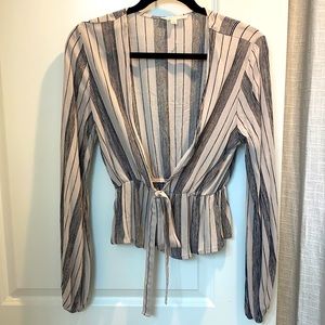 Tie up long sleeve shirt